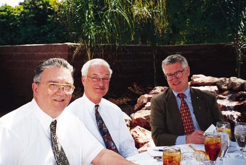 s2.jpg (39872 bytes)