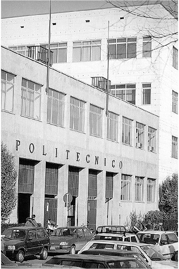 1poli.jpg (92141 bytes)