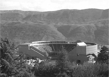 Library.jpg (27138 bytes)