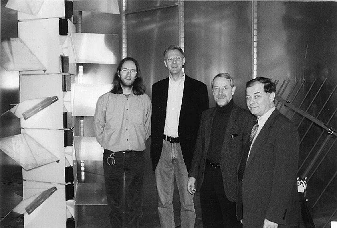 6chat.jpg (211883 bytes)